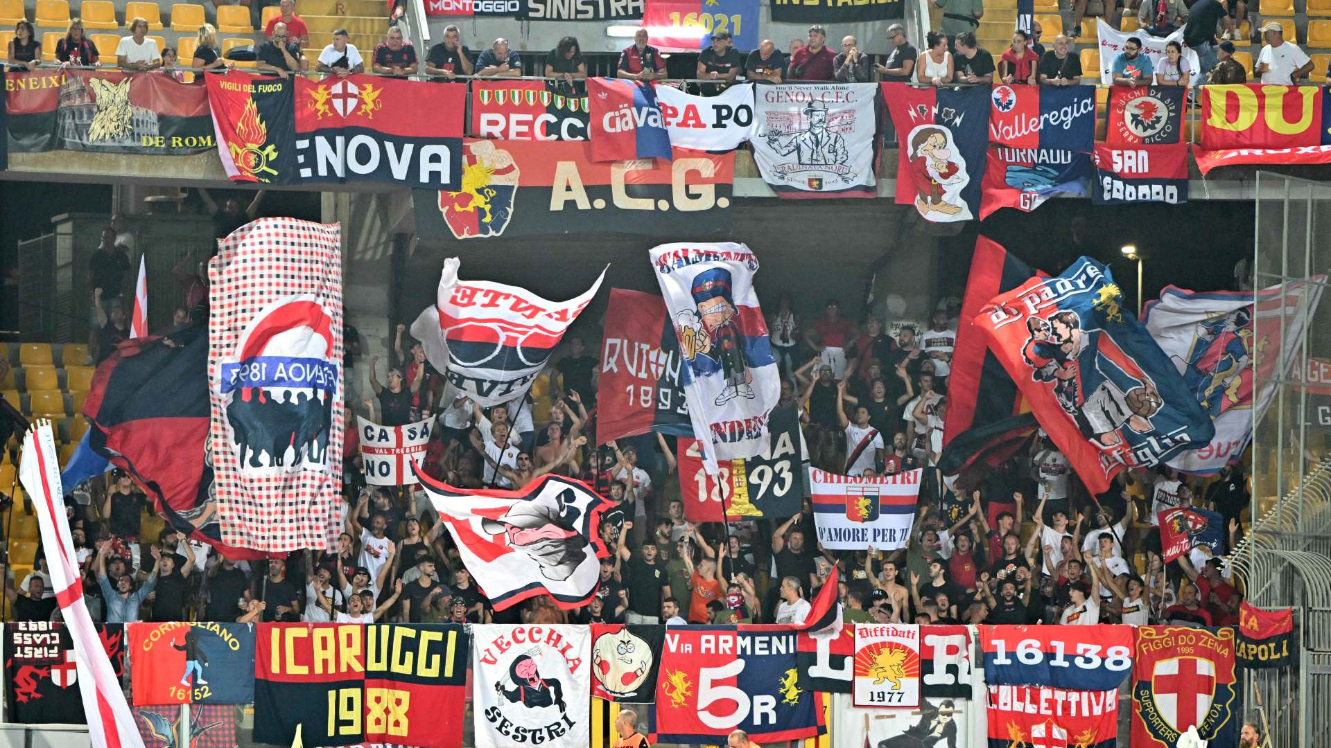 Genoa in dieci, Lecce in gol nel finale