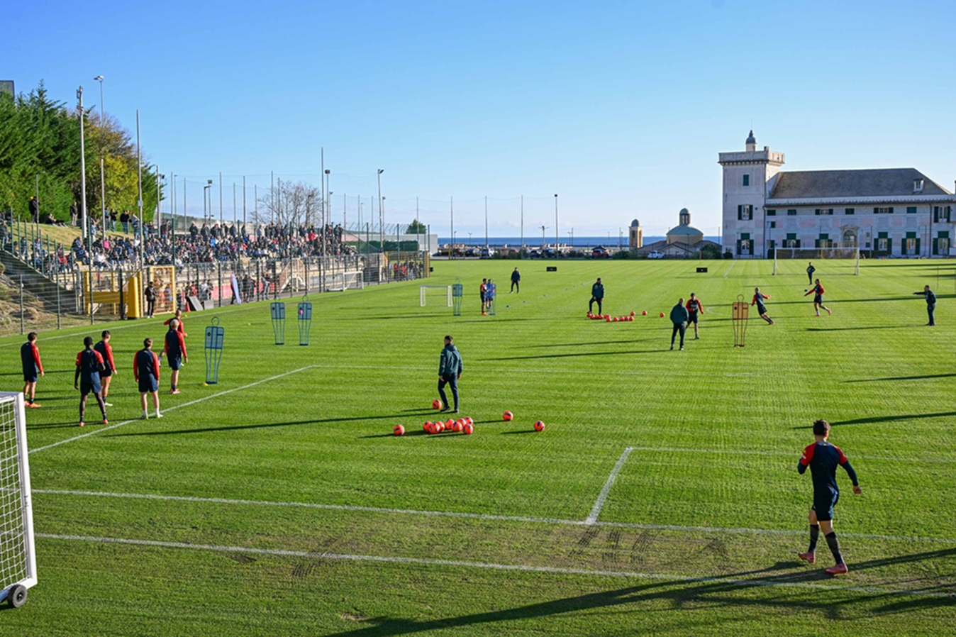 L’abbraccio dei genoani a DDR e ai giocatori